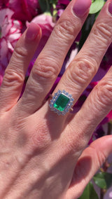 Vintage Emerald & Diamond 18ct White Gold Cluster Engagement Ring (2.75cts)