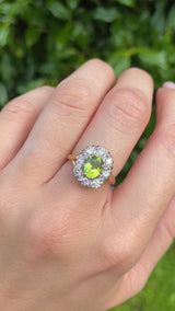 Vintage 1977 Peridot & Diamond 18ct Gold Cluster Ring