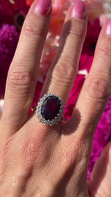 Vintage 1976 Garnet & Diamond 18ct Gold Cluster Ring