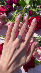 Vintage Diamond 18ct Gold Daisy Cluster Ring (1.50cts)