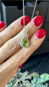 18ct White Gold Pear-Cut Peridot & Diamond Pendant Necklace