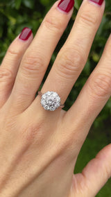 Vintage Diamond 18ct White Gold Platinum Halo Cluster Ring (1.05cts)