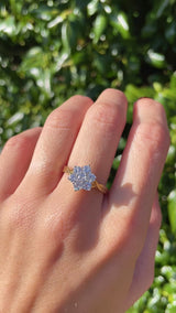 Vintage Diamond 18ct Gold Twist-Over Daisy Cluster Ring (1.00ct)