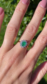 Vintage 1987 Emerald & Diamond 18ct Gold Oval Cluster Ring (0.70cts)