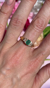 Vintage Oval-Cut Emerald & Diamond 18ct Gold Ring (0.40cts)