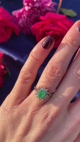 Vintage 1973 Emerald & Diamond 18ct Gold Oval Cluster Ring (0.60cts)