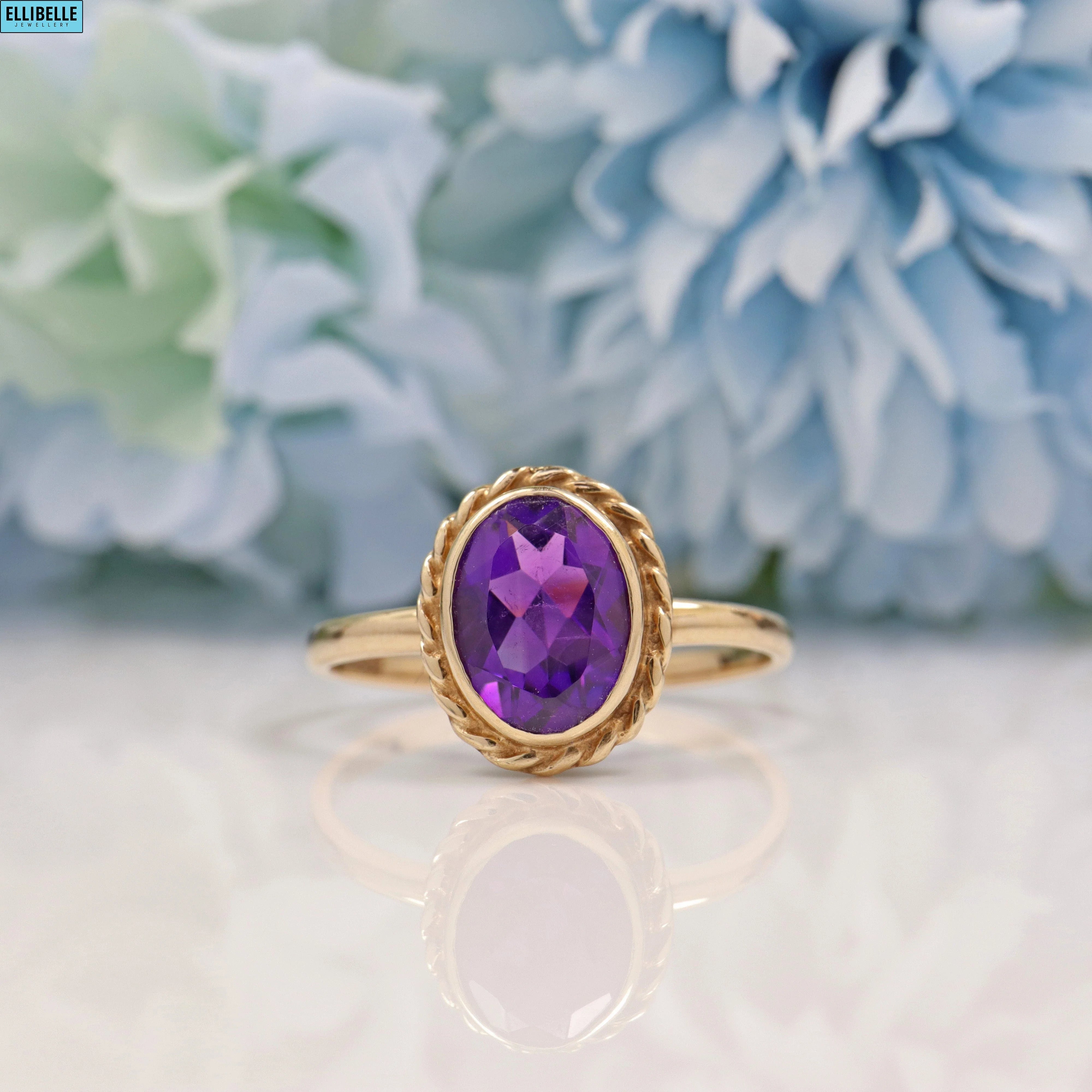 AMETHYST 9CT GOLD SOLITAIRE RING