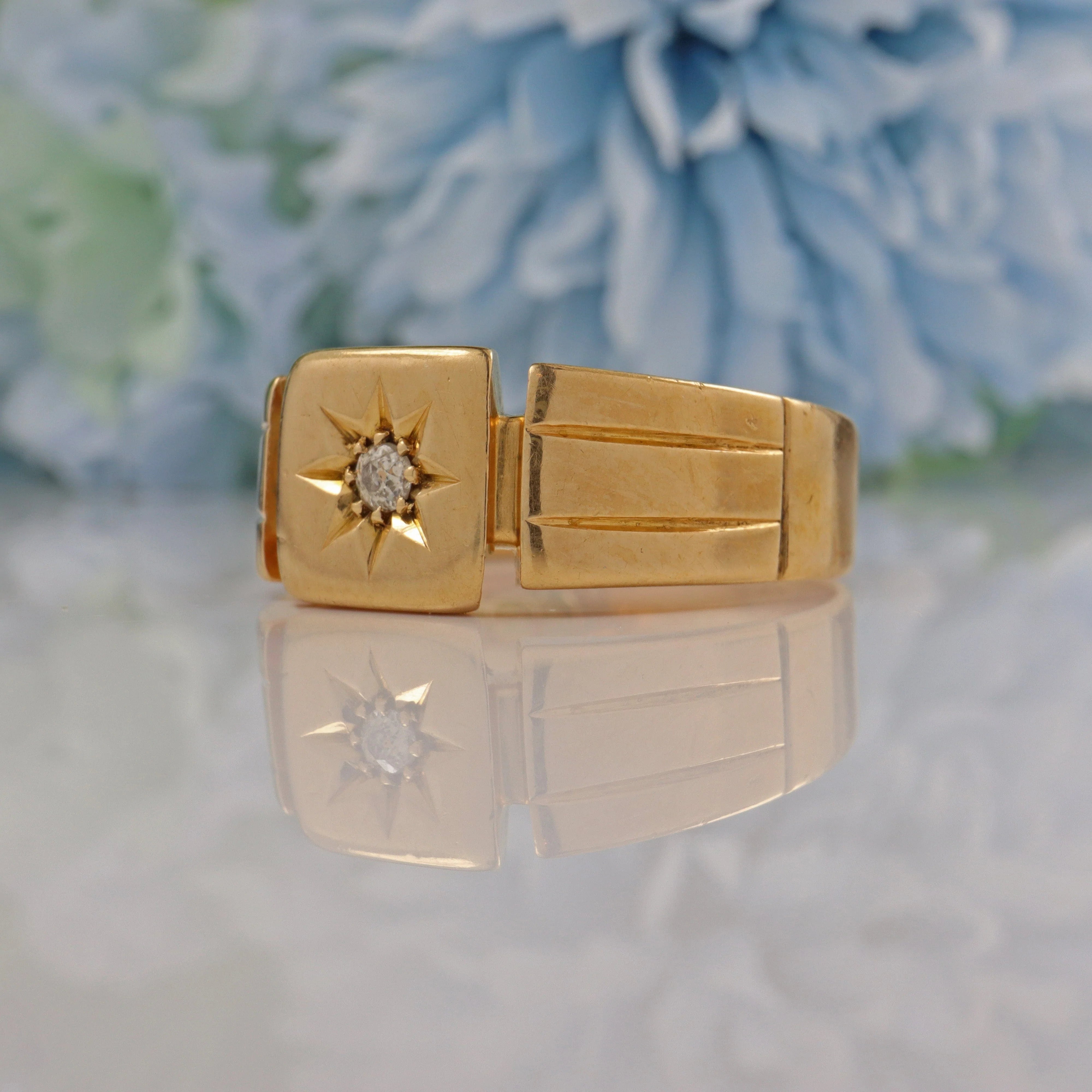 Ellibelle Jewellery ANTIQUE ART DECO 18CT GOLD DIAMOND SIGNET RING