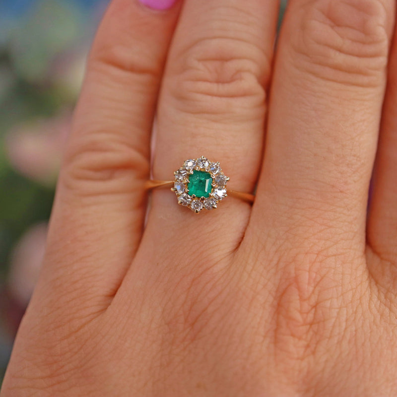 Antique Art Deco Emerald & Diamond 18ct Gold Cluster Ring