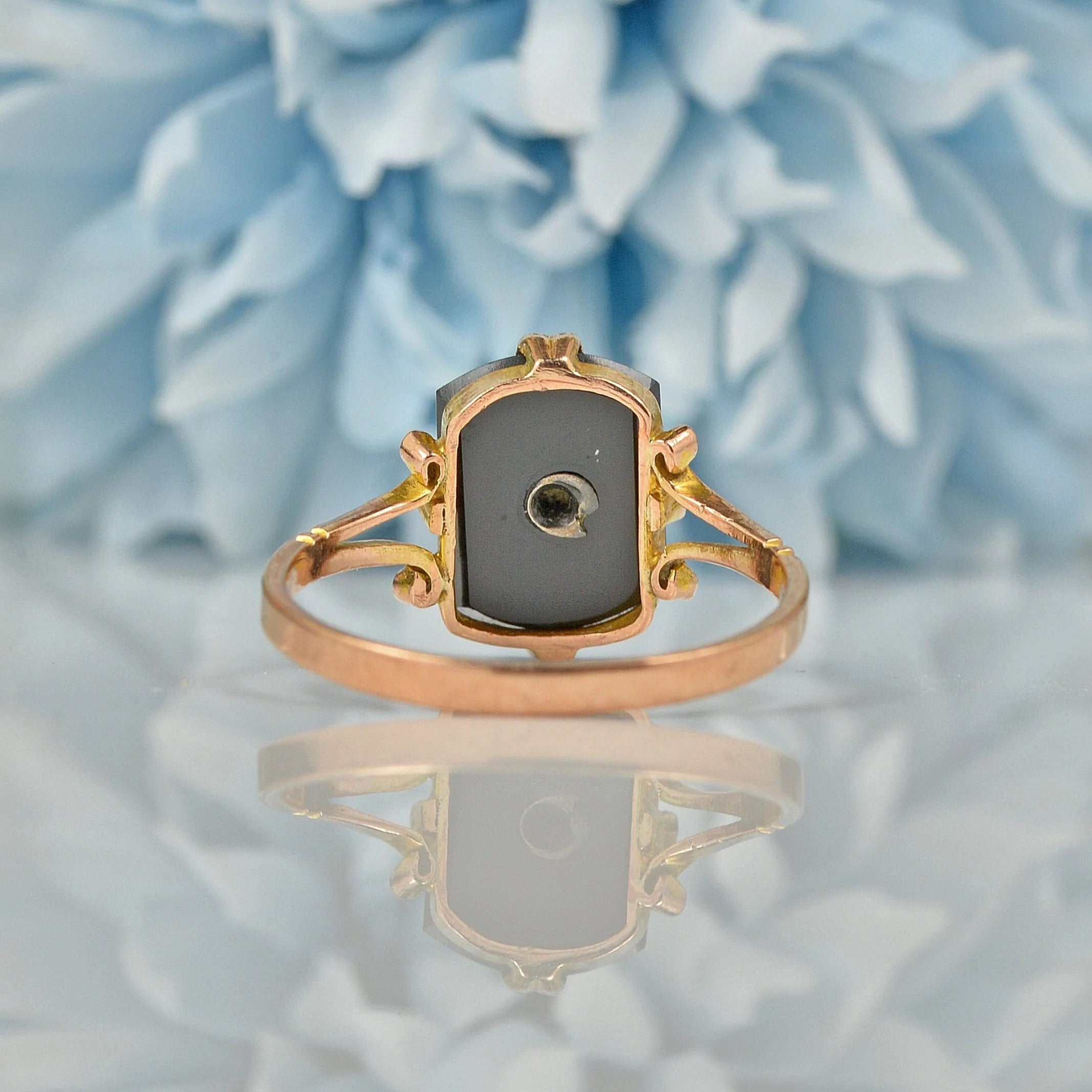 ART DECO BLACK ONYX 9CT GOLD INITIAL 'B' SIGNET RING