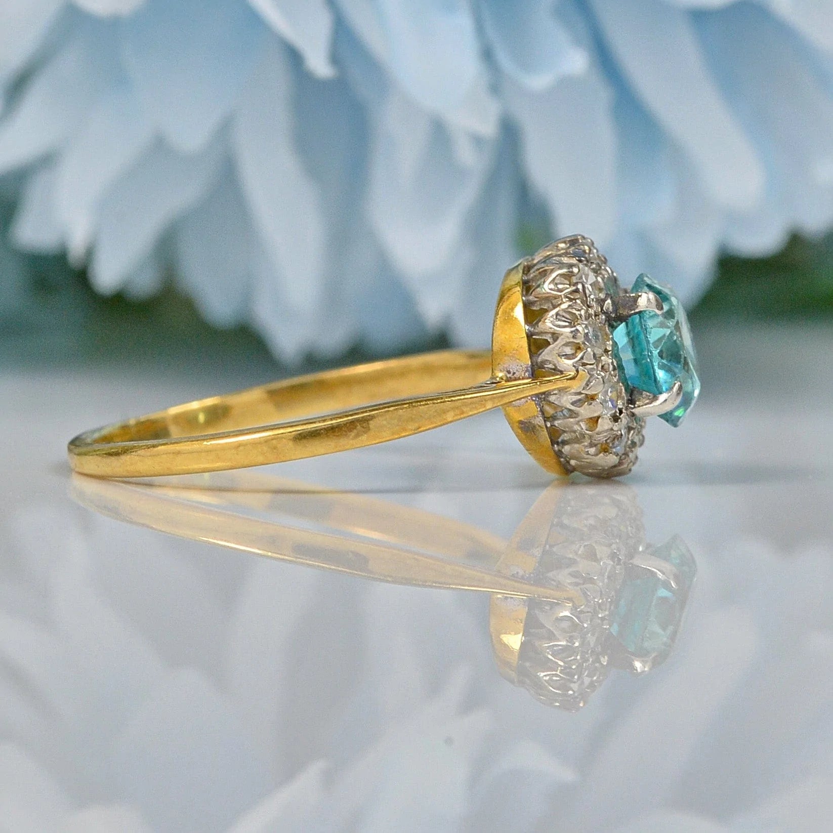ART DECO BLUE ZIRCON & DIAMOND 18CT GOLD CLUSTER RING