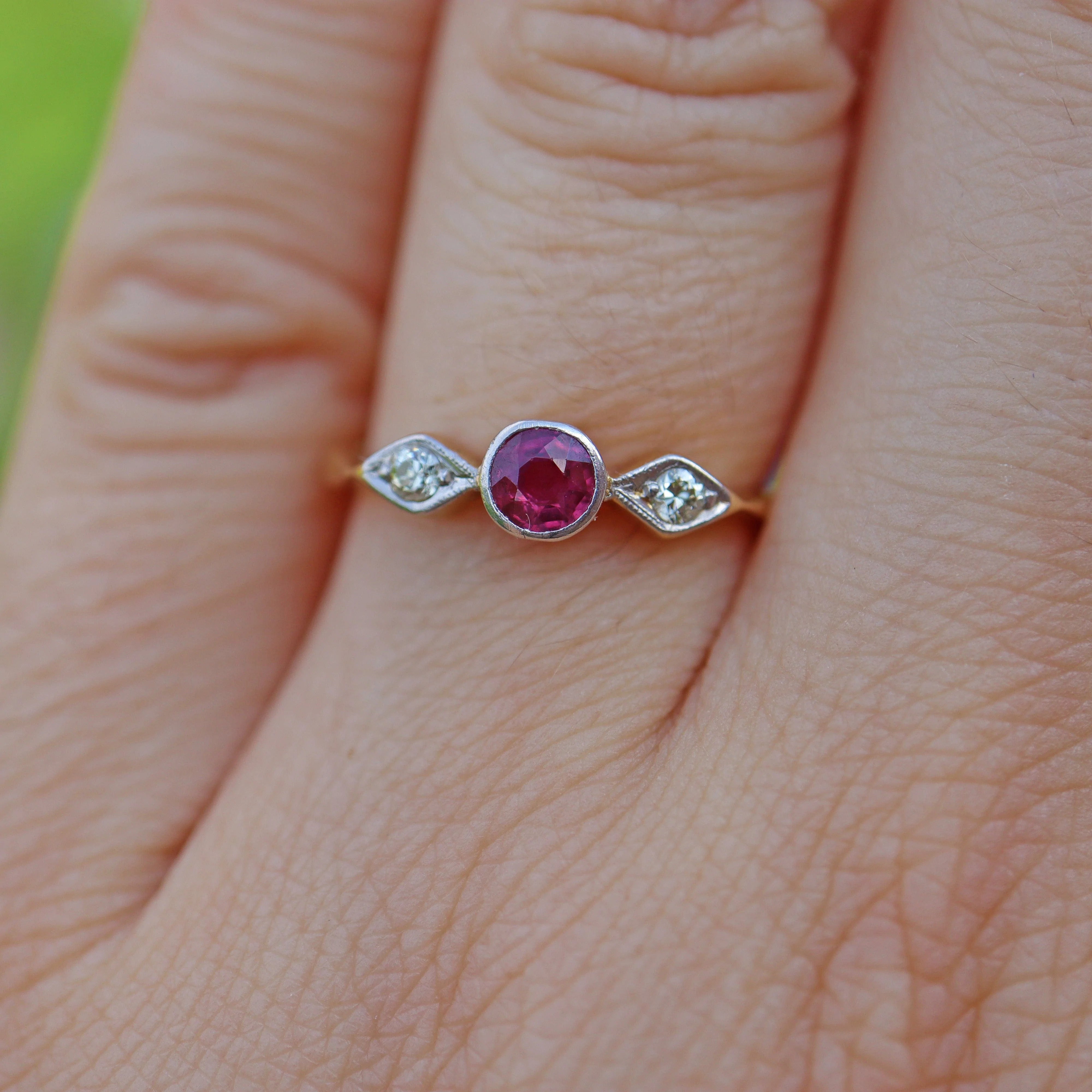 ART DECO RUBY & DIAMOND 18CT GOLD THREE STONE RING