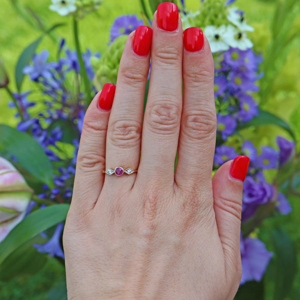 ART DECO RUBY & DIAMOND 18CT GOLD THREE STONE RING