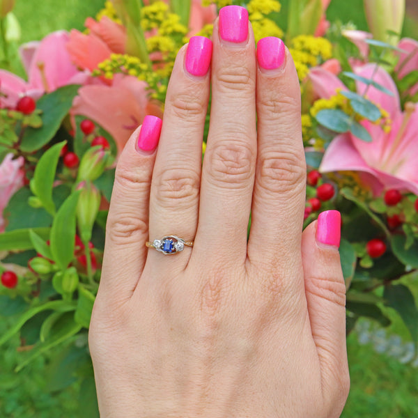 ART DECO SAPPHIRE & DIAMOND BYPASS RING