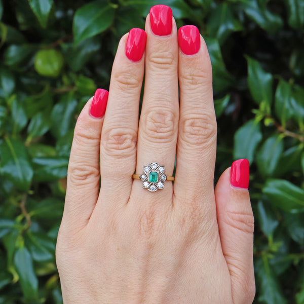 ART DECO STYLE EMERALD & DIAMOND PLAQUE RING