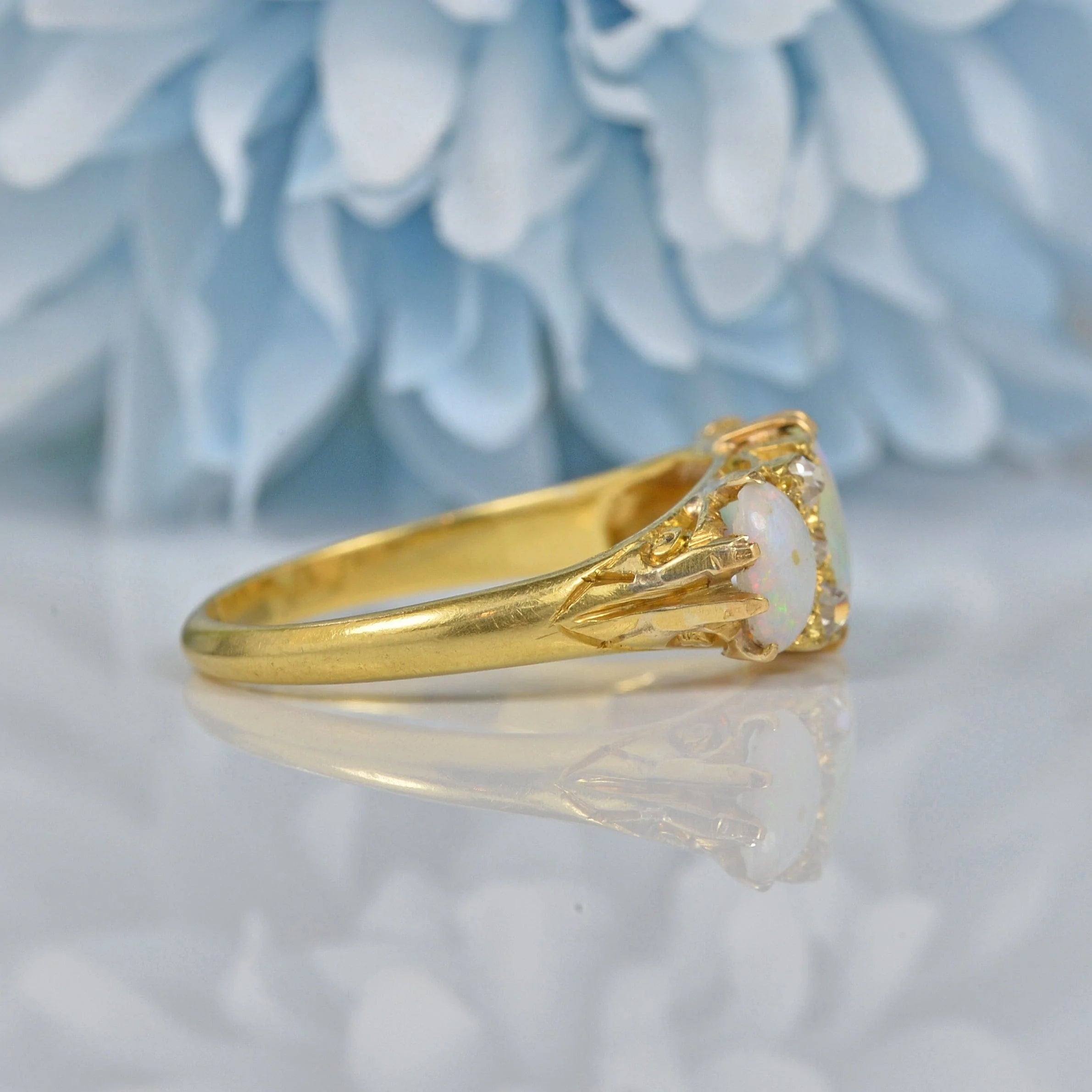 ANTIQUE EDWARDIAN OPAL & DIAMOND 18CT GOLD RING