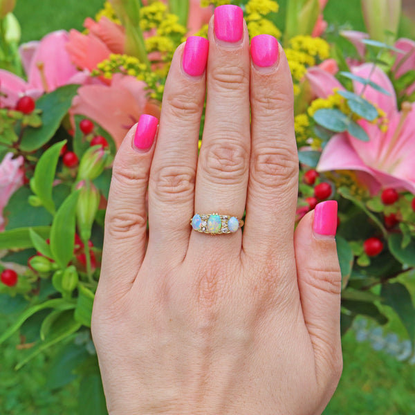 ANTIQUE EDWARDIAN OPAL & DIAMOND 18CT GOLD RING