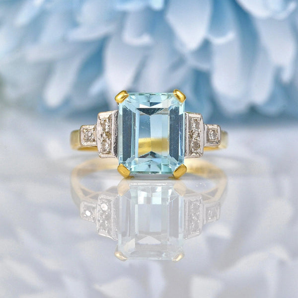 ART DECO STYLE AQUAMARINE & DIAMOND 18CT GOLD RING