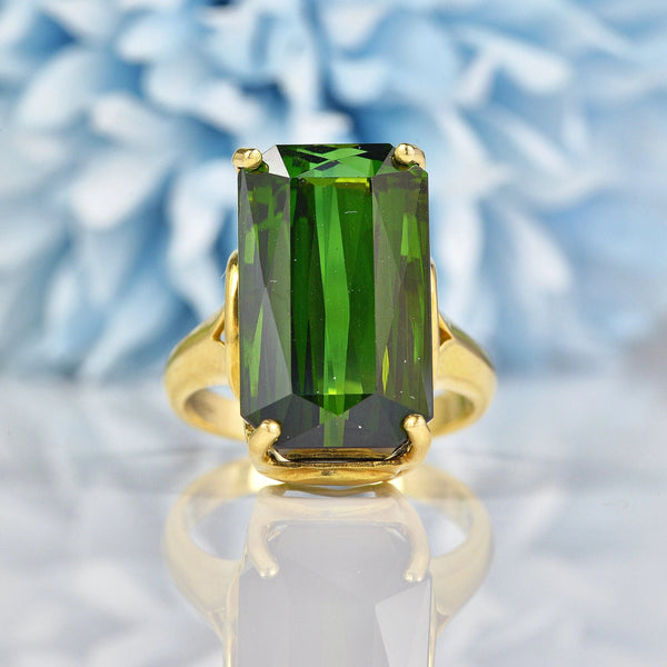 Ellibelle Jewellery Green Tourmaline 18ct Gold Dress Ring (13.60ct)