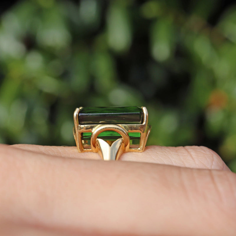 Ellibelle Jewellery Green Tourmaline 18ct Gold Dress Ring (13.60ct)