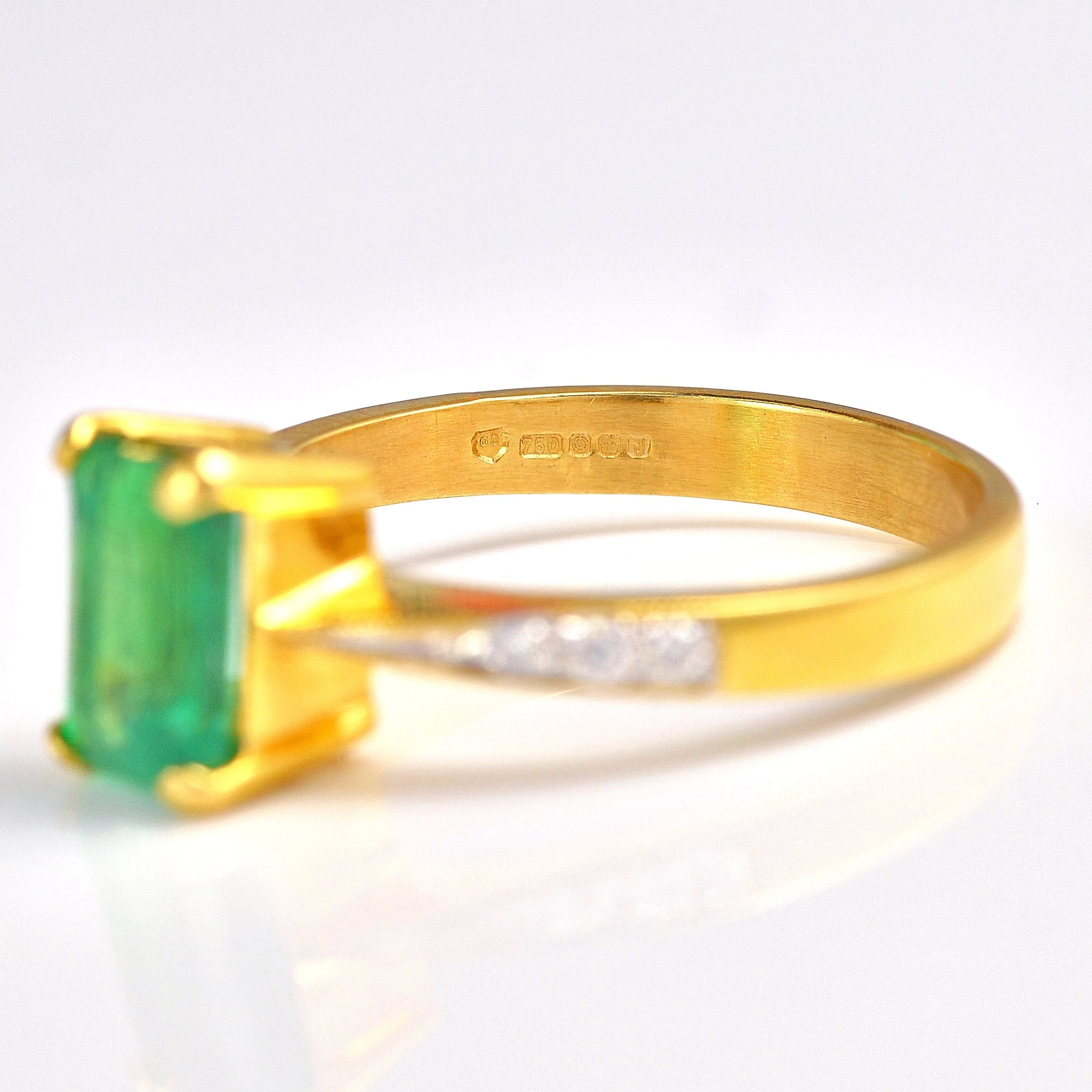 Ellibelle Jewellery Natural Emerald & Diamond 18ct Gold Solitaire Ring