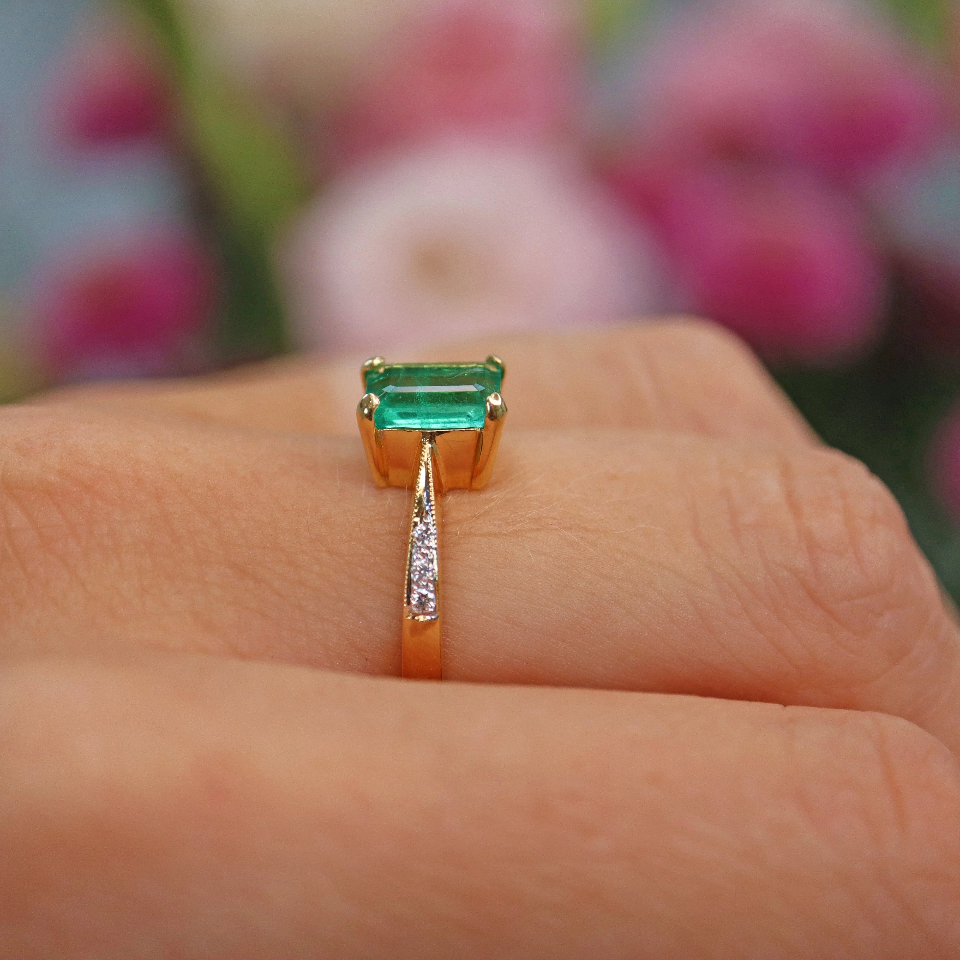 Ellibelle Jewellery Natural Emerald & Diamond 18ct Gold Solitaire Ring