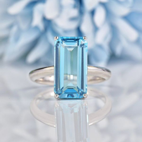 Ellibelle Jewellery Swiss Blue Topaz 18ct White Gold Dress Ring (7.10ct