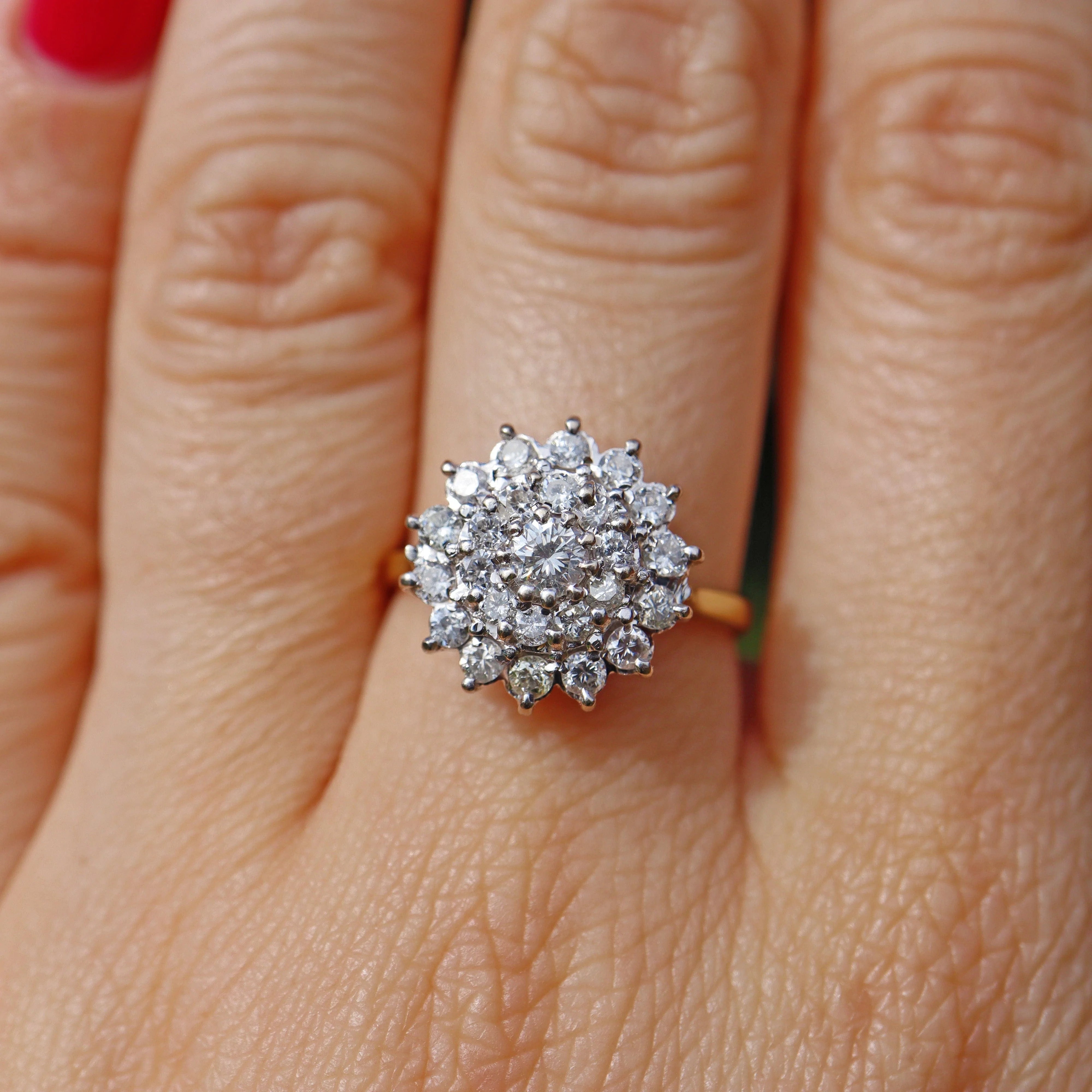 VINTAGE 1.00CT DIAMOND 18CT GOLD CLUSTER DRESS RING
