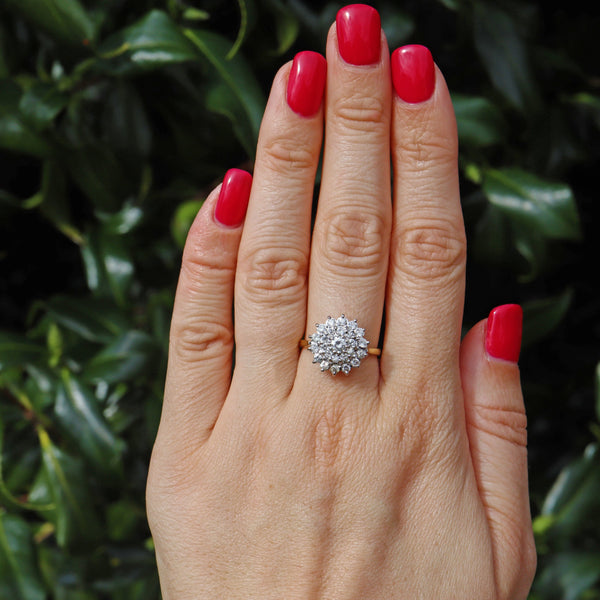 VINTAGE 1.00CT DIAMOND 18CT GOLD CLUSTER DRESS RING