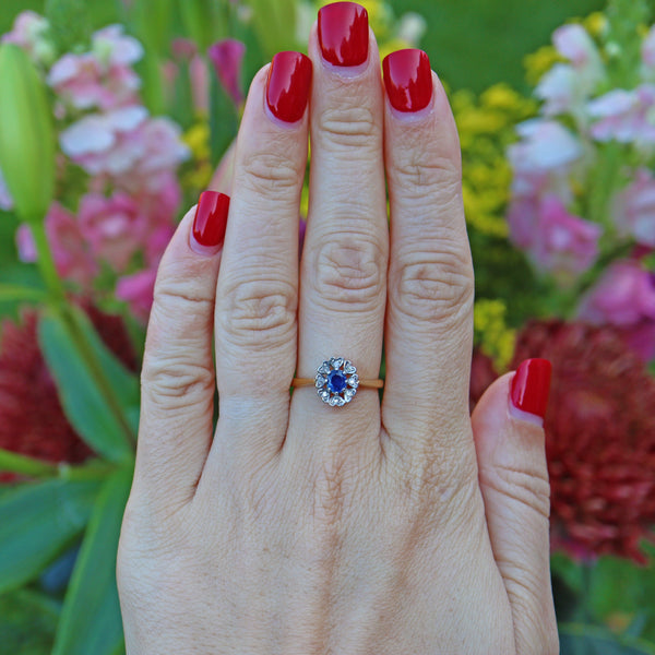 Ellibelle Jewellery VINTAGE 18CT GOLD SAPPHIRE & DIAMOND CLUSTER RING