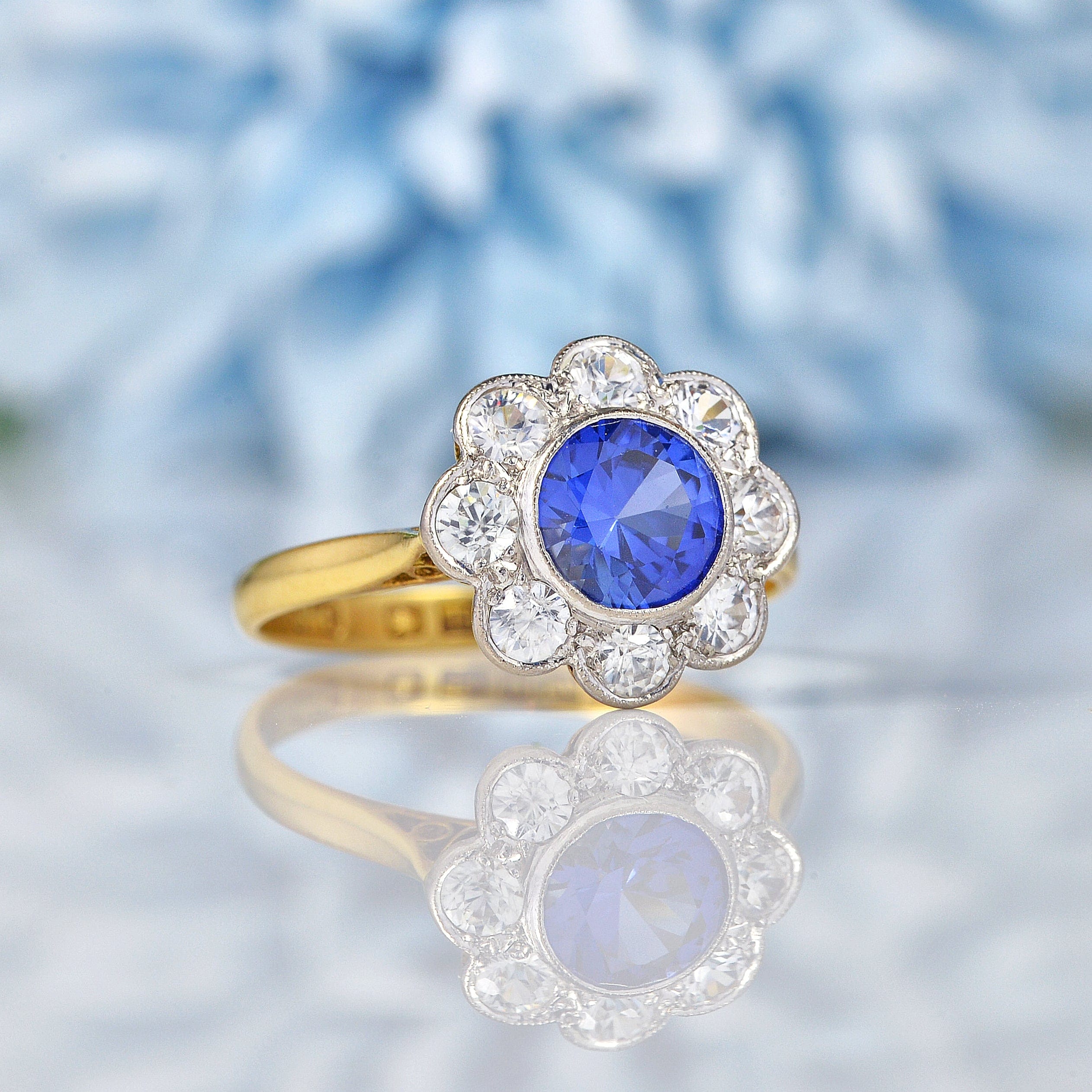Ellibelle Jewellery Vintage 1950s Blue Sapphire 18ct Gold Daisy Cluster Ring