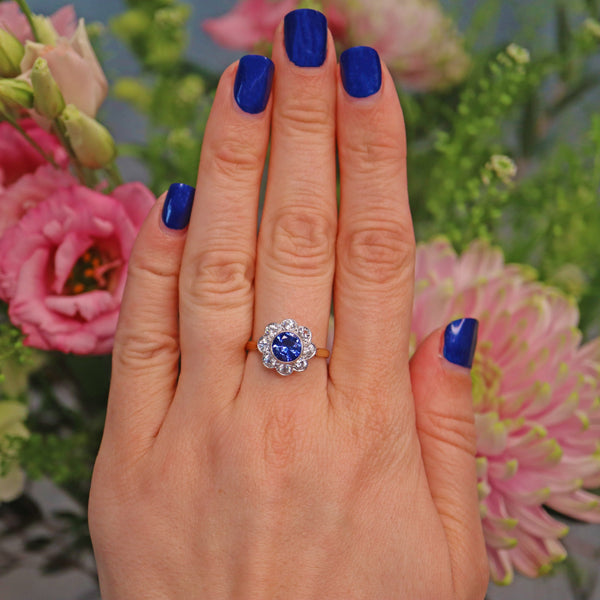 Ellibelle Jewellery Vintage 1950s Blue Sapphire 18ct Gold Daisy Cluster Ring