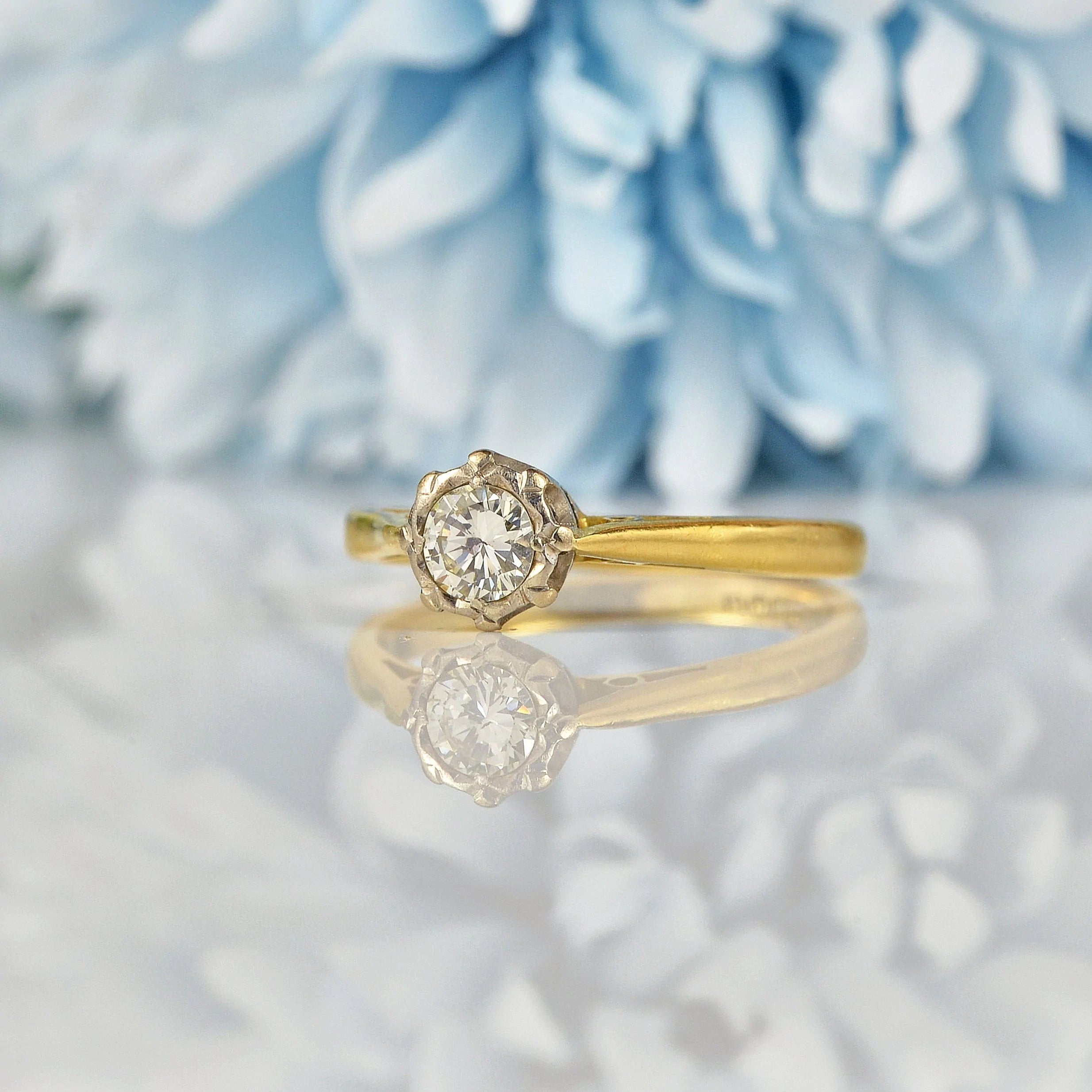 Ellibelle Jewellery Vintage 1960s Diamond 18ct Gold Engagement Ring (0.30ct)