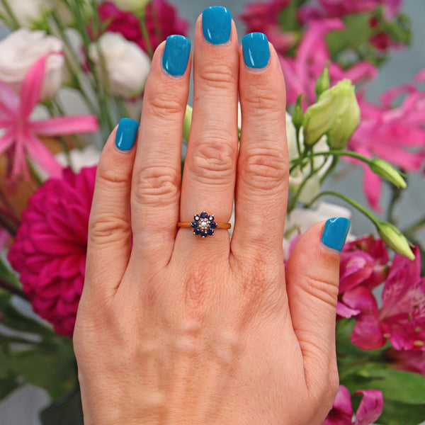 Ellibelle Jewellery Vintage 1969 Sapphire & Diamond 18ct Gold Daisy Cluster Ring