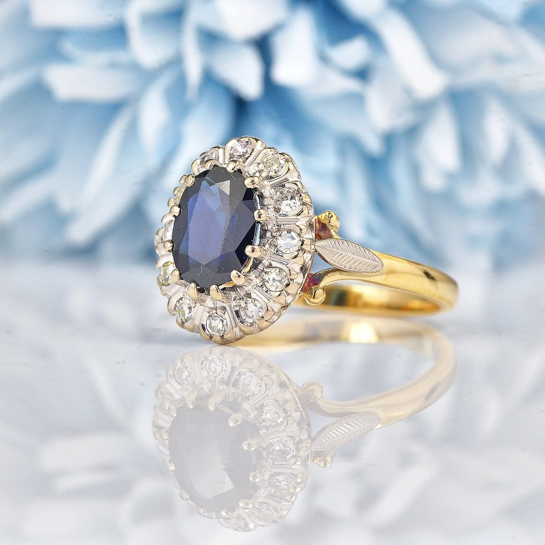 Ellibelle Jewellery Vintage 1970s Blue Sapphire & Diamond 18ct Gold Cluster Ring