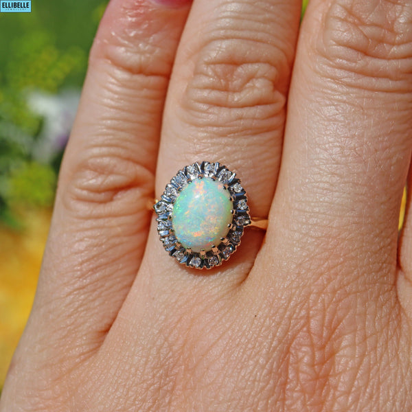 VINTAGE 1970S OPAL & DIAMOND 18CT GOLD HALO RING 