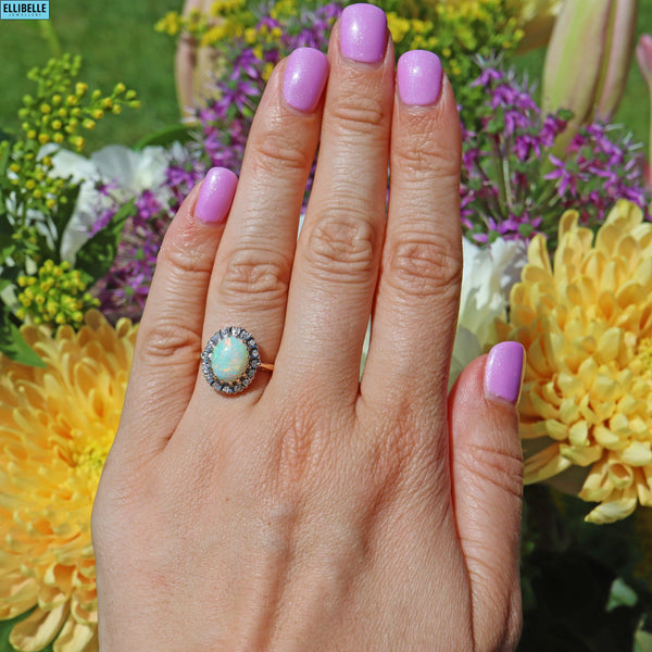 VINTAGE 1970S OPAL & DIAMOND 18CT GOLD HALO RING 