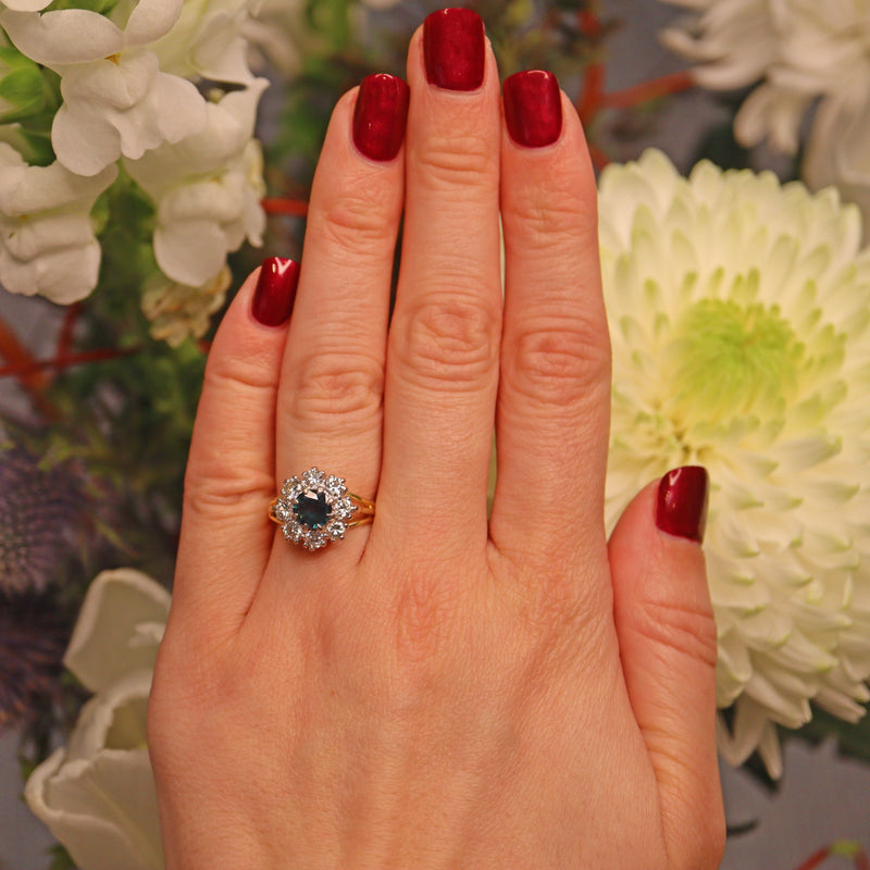 Ellibelle Jewellery VINTAGE 1970S SAPPHIRE & DIAMOND ROUND CLUSTER RING