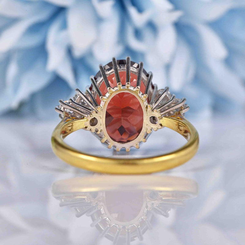 Ellibelle Jewellery Vintage 1977 Garnet & Diamond 18ct Gold Ring