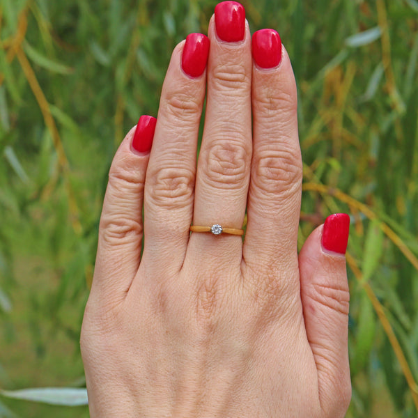 VINTAGE DIAMOND 18CT GOLD SOLITAIRE RING
