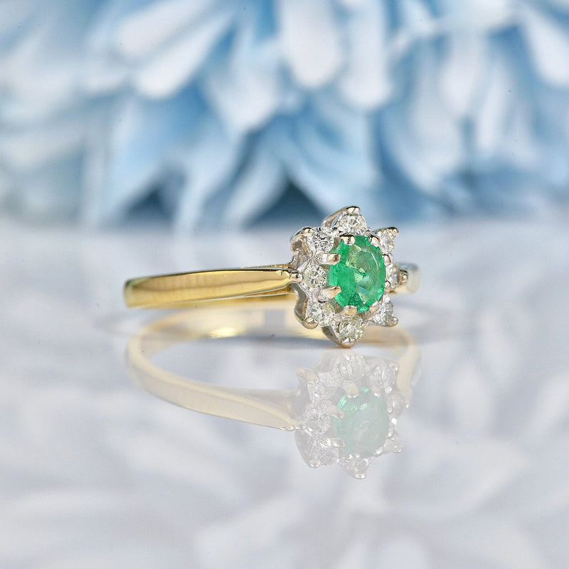 Ellibelle Jewellery Vintage 1980s Emerald & Diamond Cluster Ring
