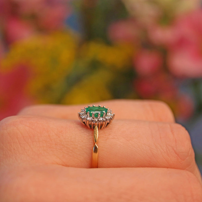 Ellibelle Jewellery Vintage 1980s Emerald & Diamond Cluster Ring