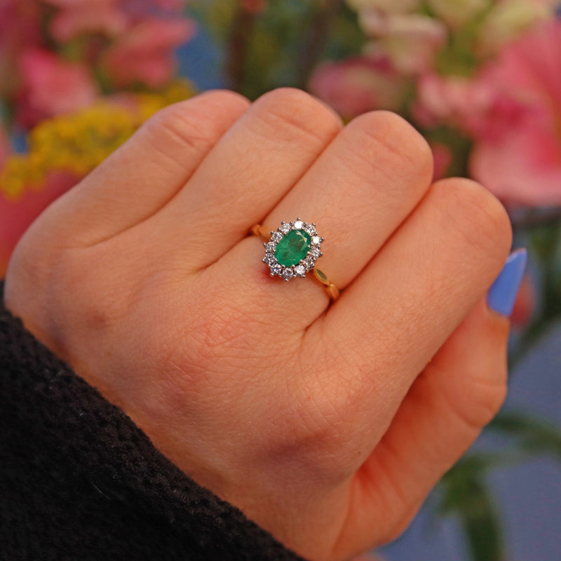 Ellibelle Jewellery Vintage 1980s Emerald & Diamond Cluster Ring