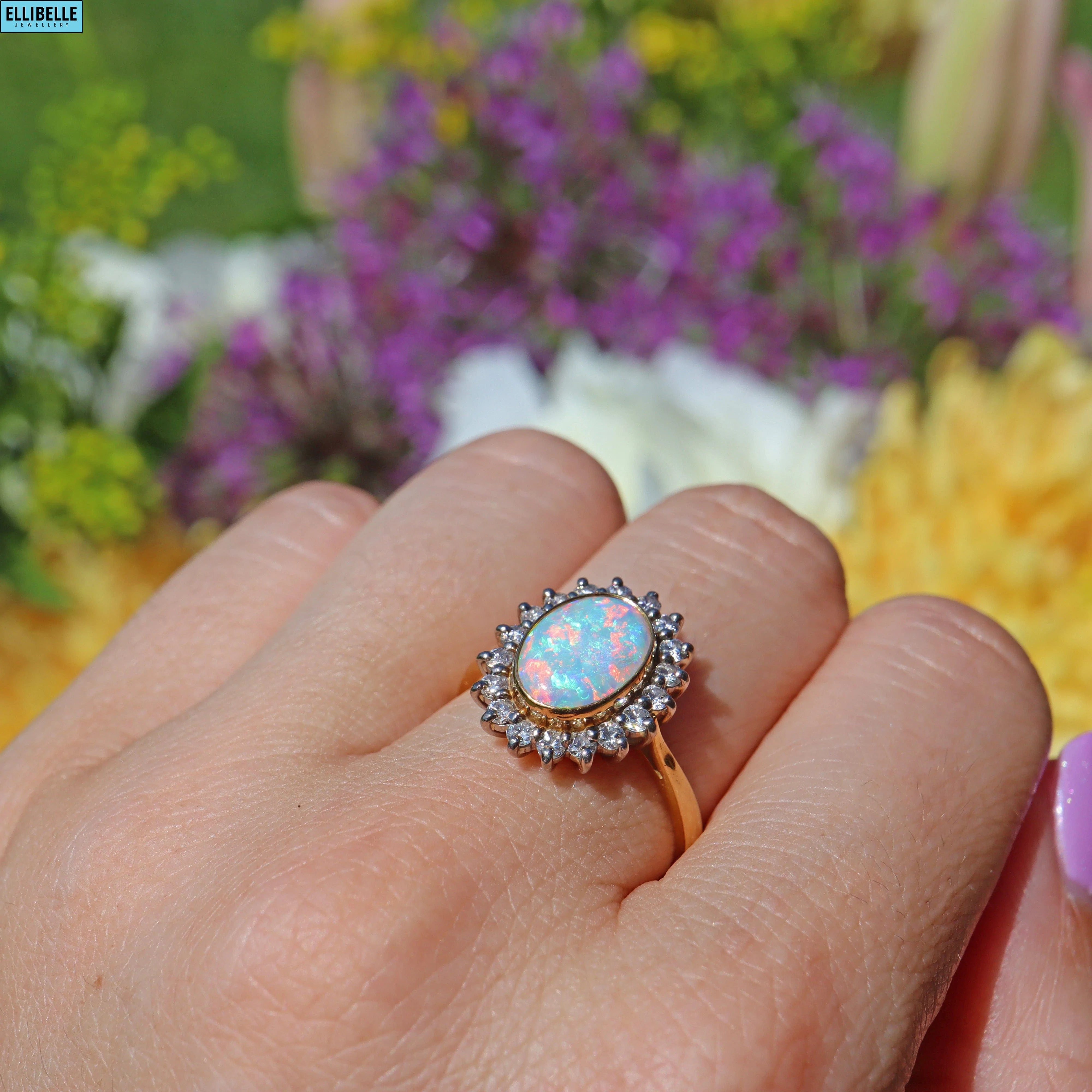 VINTAGE 1980S OPAL & DIAMOND 18CT GOLD HALO RING