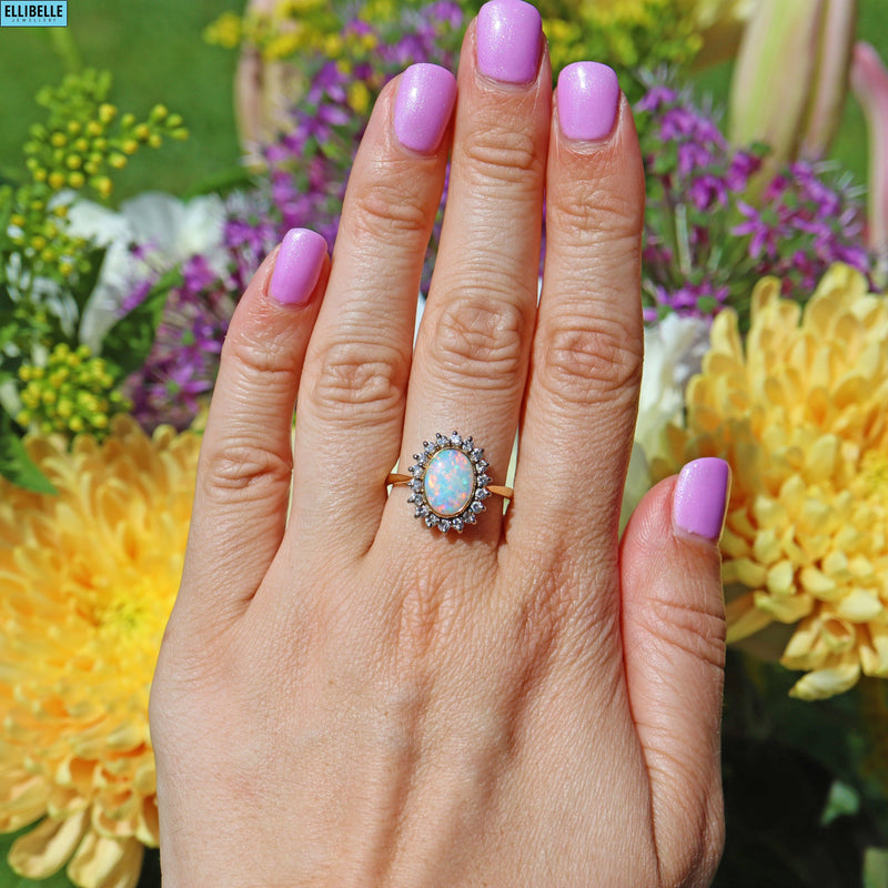 VINTAGE 1980S OPAL & DIAMOND 18CT GOLD HALO RING
