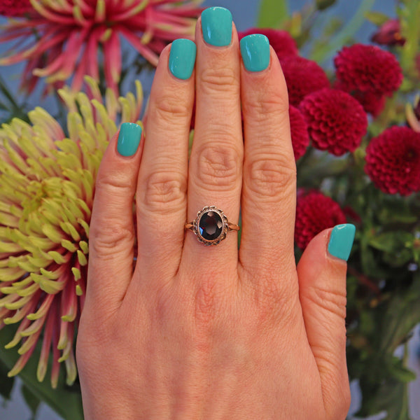 Ellibelle Jewellery Vintage 1980s Oval Garnet 9ct Yellow Gold Ring