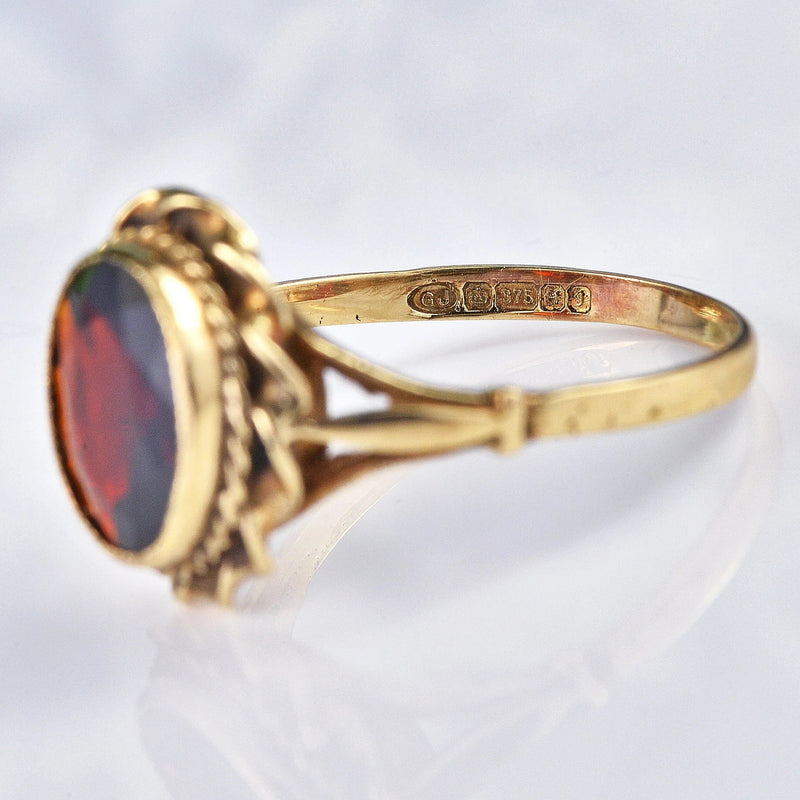 Ellibelle Jewellery Vintage 1980s Oval Garnet 9ct Yellow Gold Ring