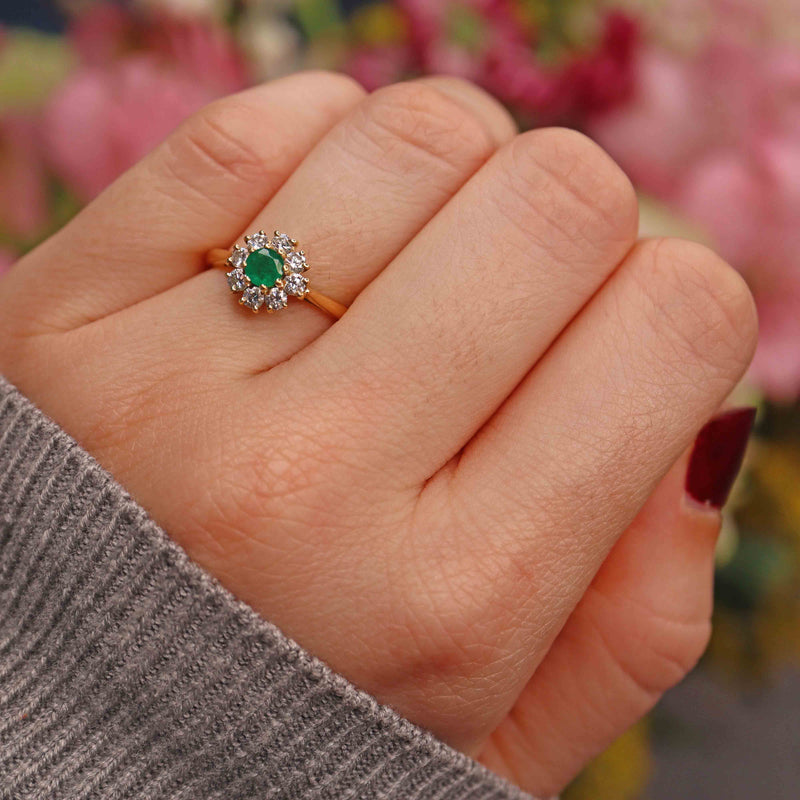 Ellibelle Jewellery Vintage 1985 Emerald & Diamond 18ct Gold Daisy Cluster Ring