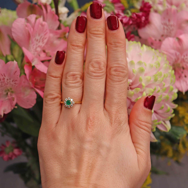 Ellibelle Jewellery Vintage 1985 Emerald & Diamond 18ct Gold Daisy Cluster Ring