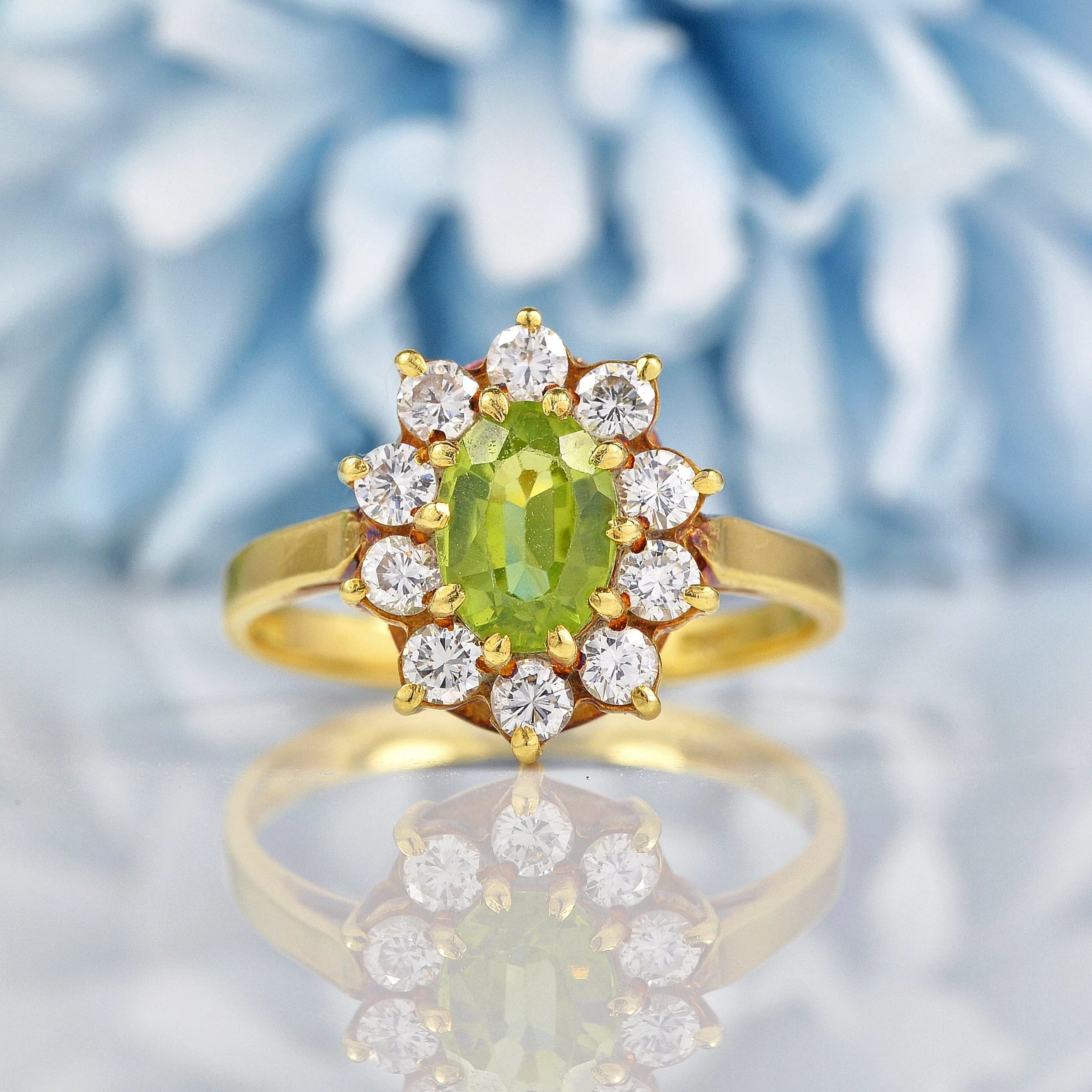 Vintage 1987 Peridot & Diamond 18ct Gold Cluster Ring